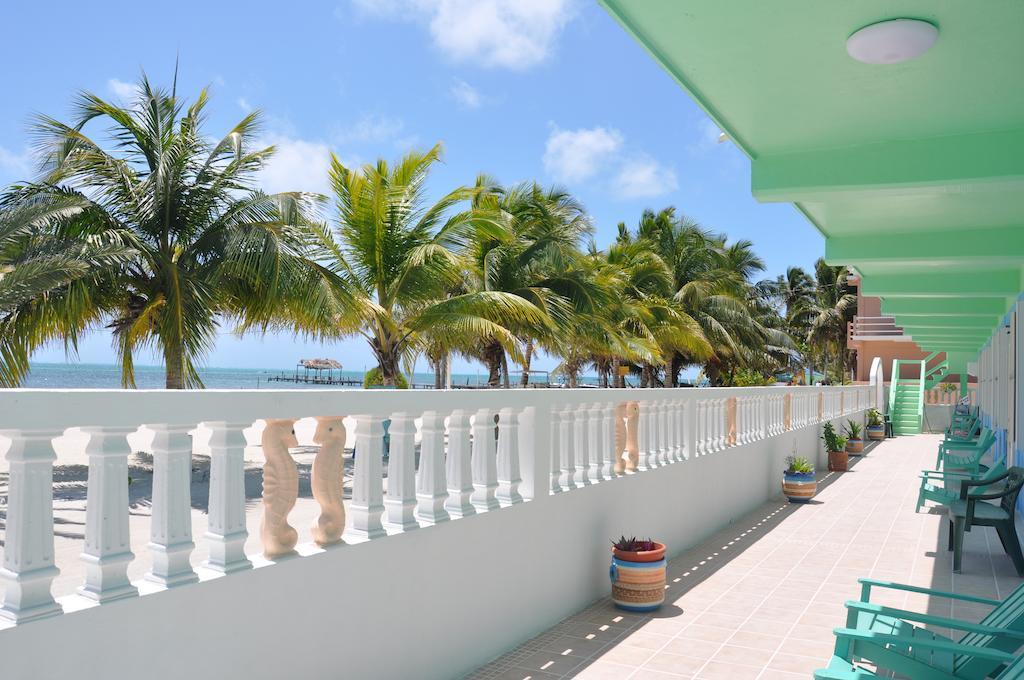 Rainbow Hotel Caye Caulker Dış mekan fotoğraf